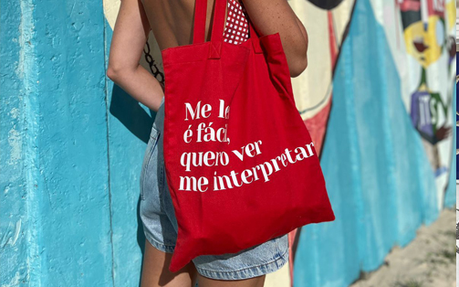 Sacola Vermelha Amora Me ler  fcil, quero ver me interpretar