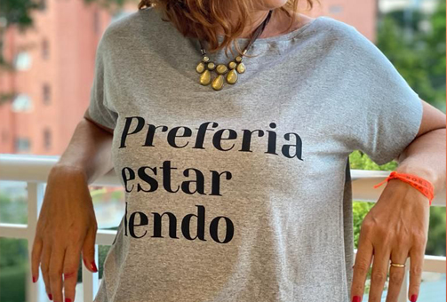Blusinha Cinza Mescla Amora Preferia estar lendo