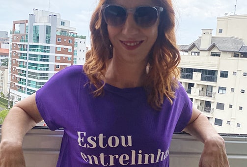 Blusinha Roxa Amora Estou entrelinhas